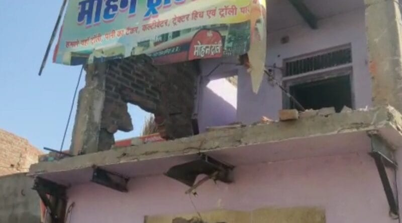 Uproar over removal of encroachment in Bhind, traders stood in front of the police station, CMO said – I was beaten by 20-25 people, Bhind news