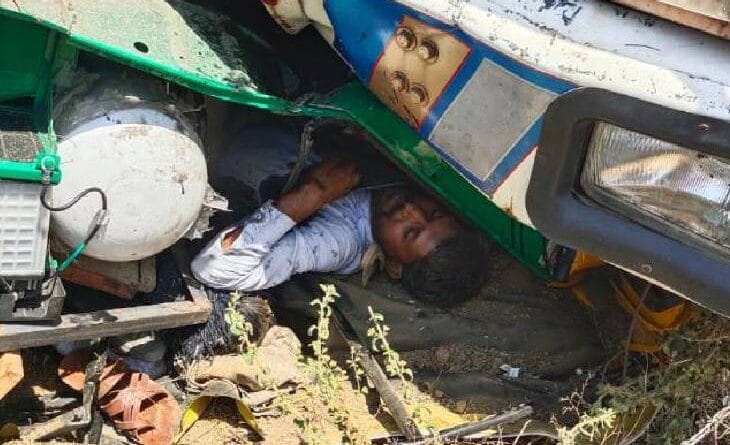 Uncontrollable truck hit auto in Bhopal, 3 dead, three others serious, accident in bhopal, accident news, crime