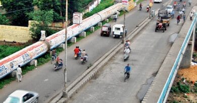 भोपाल में कोलार सिक्सलेन प्रोजेक्ट की रफ्तार: कोलार तिराहे से 200 मीटर सड़क चौड़ी की; अब सीमेंट क्रांकीट होगा 3 Kolar six lane work in progress, Bhopal news, Kolar 6 lane road