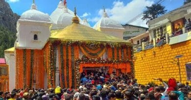 गंगोत्री-यमुनोत्री के पट खुले, 25 अप्रैल को केदारनाथ और 27 को बद्रीनाथ धाम के कपाट खोलेंगे  2 uttarakhand chhar dharm travelling statrted, Gates of Gangotri-Yamunotri opened from today, Kedarnath on April 25 and Badrinath on April 27