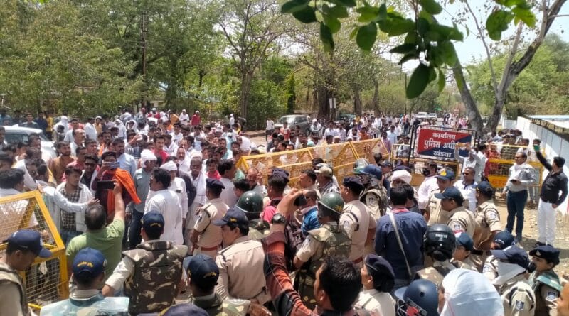 Son of forest minister of mp indecency in CM programme, blame to sp, activist gave oppose