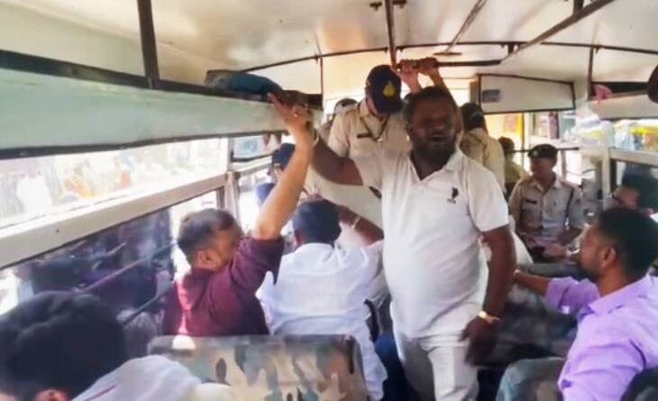 khandwa news congress activist protest against CM shivraj singh