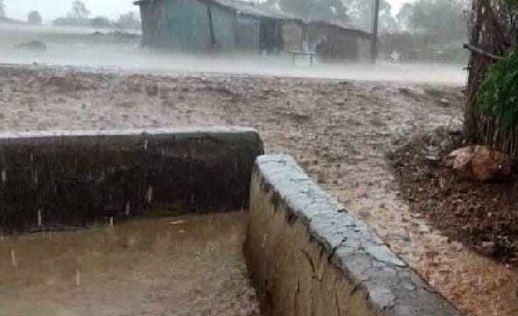 Hail fell in Vidisha-Amarkantak, rain in Bhopal, Gwalior, Sagar and Guna; Temperature crossed 45 degree in Khajuraho, weather updates, weather news,MP weather, बेमौसम बारिश
