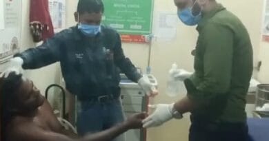 मेडिकल स्टोर संचालक से दिनदहाड़े मारपीट, चाकू मारा; खून से लथपथ पकड़ने दौड़ा, लेकिन आरोपी भागे  2 Medical store operator was assaulted in broad daylight, stabbed in Bilaspur; Ran to catch the blood-soaked, but the accused fled, Bilaspur news, Chattisgarh news, crime, gundagardi in Bilaspur