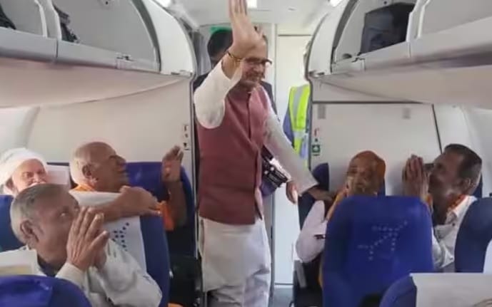 32 elders took flight for travel at government expense; CM said - Next time the couple will make pilgrimage, CM tirth darshan yojna, shivraj singh chouhan, political news, MP news,
