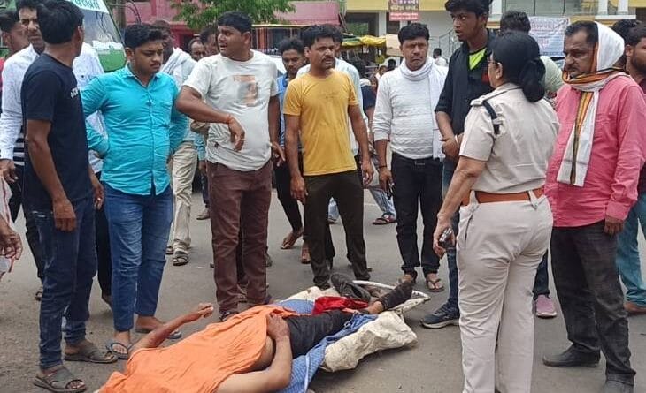 Shot dead sister's boyfriend in Jabalpur, body thrown in river, youth stabbed to death in Ratlam, owner killing in jabalpur, two murder in MP, murder case, rukus after murder