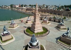महाकाल लोक में तेज आंधी से मूर्तियां गिरीं, सप्तऋषियों की 7 में से 6 प्रतिमाएं खंडित, कमलनाथ ने बनाई कमेटी 1 Mahakal lok, ujjain news, weather updates, Kamalnath