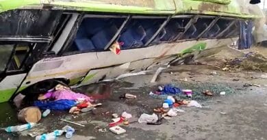 बस पलटी, तीन महिला यात्रियों की मौत, भोपाल से नीमच जाते वक्त हादसा 5 Bus overturned in mandsaur, three women passengers died, accident while going from Bhopal to Neemuch, bus accident, mandsaur news मंदसौर में एक्सीडेंट, तीन महिलाओं की मौत