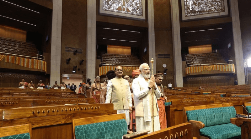 Inauguration of the new Parliament House, PM Modi said – this is the reflection of the dreams of the countrymen, the temple of our democracy, PM MOdi news, नए संसद भवन का उद्घाटन, मोदी ने किया संबोधित, सेंगोल, OM Birla