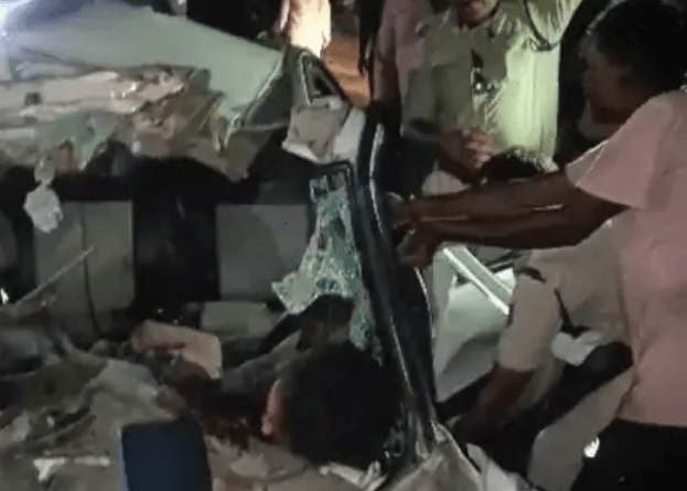 5 killed, one injured in bus-car collision in shajapur; dead body had to be cut from the car, bus-car accident, accident, shajapur news, बस-कार भिड़े, 5 की मौत