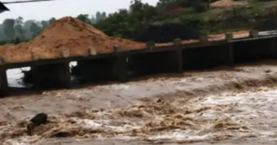 8.58 inches of rain in Narsinghpur in 24 hours, trains diverted, water entered judge's bungalow; Pickup vehicle in Hiran river in Jabalpur, weather updates, weather news, बाढ़, MP barish