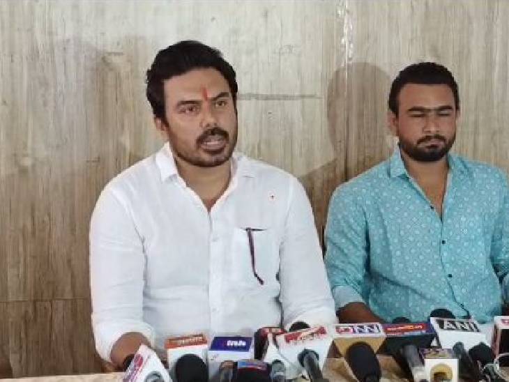 ‘आदिपुरुष’ के डायरेक्टर पर भड़की करणी सेना, बोली- उसे ढूंढो और मारो, एक्टर विक्रम मस्ताल ने कहा- केस करूंगा 1 Karni Sena raging on the director of 'Adipurush'