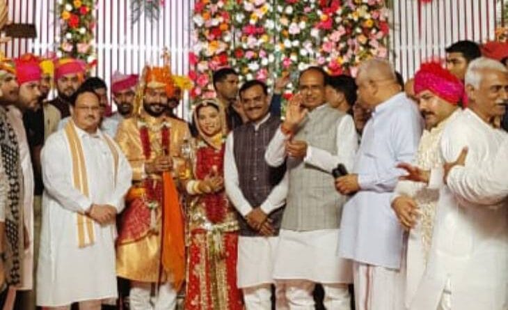 The Governor, Chief Minister and Union Ministers arrived at the wedding of Union Minister Narendra Singh Tomar's daughter; Amit Shah's program canceled, many VVIP came to gwalior, gwalior news, JP naddha, shivraj singh chouhan, neeraj singh bhati, नरेंद्र सिंह तोमर की बेटी निवेदिता की शादी, निवेदिता ने नीरज भाटी संग लिए सात फेरे