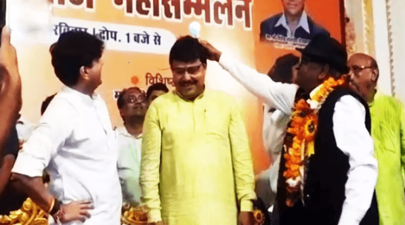 … When the bulb lit up on the Energy Minister's head: The magician created 'current' in Pradyuman Tomar's body; Scindia laughed out loud, gwalior news, jyotiraditya scindhia, pradumman singh tomar