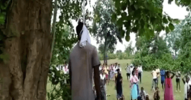 Girlfriend's family members scolded, then the student swings on the noose, the minor girlfriend started crying hugging the dead body, dantewada news, chhatisgarh news, crime