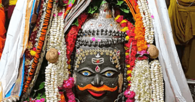 सावन का तीसरा सोमवार, बमभोले के जयकारों से गूंजा महाकाल मंदिर; एक्टर आशुतोष राणा ने भी किए दर्शन 3 The third Monday of Sawan, Mahakal temple echoed with the cheers of Bombhole; Actor Ashutosh Rana also visited, ujjain news, mahakal news, third sawan somvar, mahakal sawari