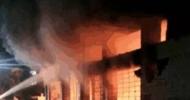 रीवा में कोल्ड स्टोरेज में लगी आग, 50 गाड़ियां और डेढ़ करोड़ के केले खाक, मशीन-प्रिंटिंग प्रेस भी जले 5 Fire in cold storage in Rewa, 50 vehicles and bananas worth 1.5 crore burnt, machine-printing press also burnt, fire in cold storage in rewa, accident, rewa news