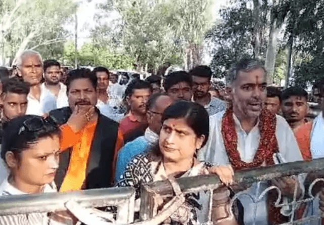 Brahmin society opened front on breaking the house of the accused of urine scandal, demonstrated at the collectorate, said - will donate the chief minister's body in Pitra Paksha, sidhi peshavkand update, pravesh shukla, BJP leader