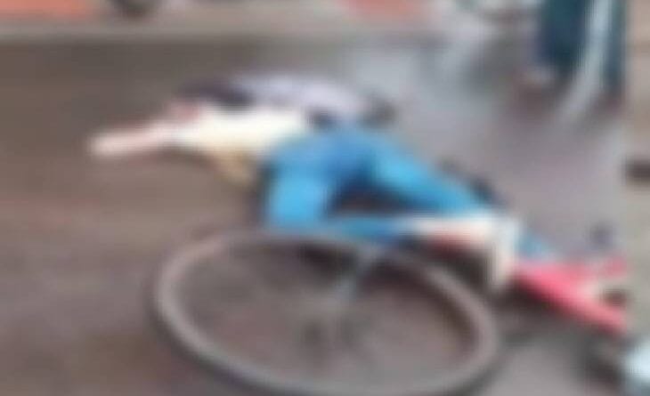 Police van ran over a 12th class student riding a bicycle in shivpuri; Policemen absconded with van, accident, shivpuri news, mp news