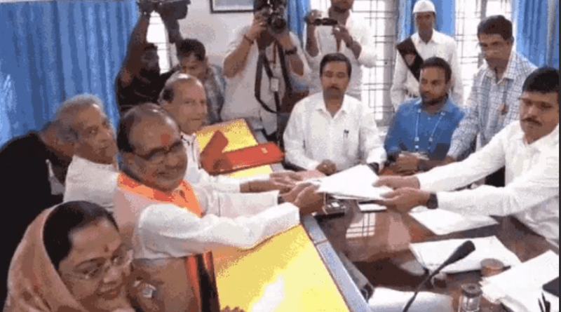 Congress candidate beat the beat, danced in the nomination rally, reached Chhindwara by bullock cart; Many candidates including Shivraj, Vijayvargiya filed nominations, MP election 2023, election 2023, MP news, today updates, kalluram news, political news