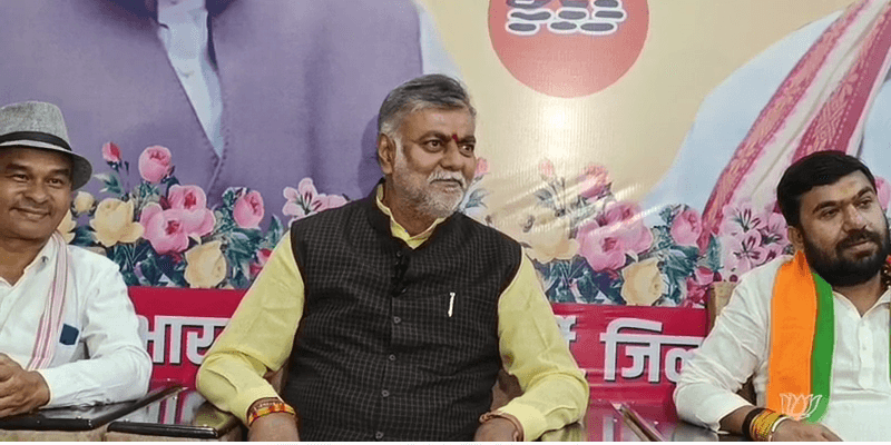 Comparing Kamal Nath with East India Company, Prahlad Patel said- he captured Chhindwara, mp election 2023, Election 2023, kalluram news, prahlad patel press confrence, chhindwara, banti vivek sahu