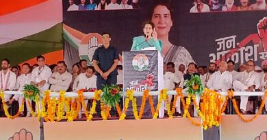 Priyanka Gandhi bowed her head at Mohankheda Tirtha, said- the pot of atrocities of 'Sishupal' in MP is full, time has come to change them, priyanka gandhi in dharr, MP election, congress news, MP news, political