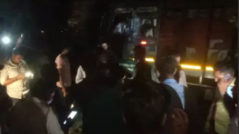 Truck lost control after colliding with tractor and crushed people standing on roadside: 4 including pregnant woman killed, accident, shajapur news, today updates, MP news
