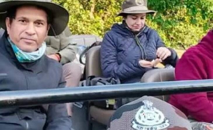 Master Blaster Sachin Tendulkar reached Kanha National Park, went on jungle safari with his wife, wild life, kalluram news, tendulkar in kanha national park