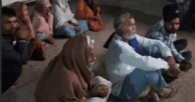 कांग्रेस के बूथ एजेंट का घर जलाया, मंत्री भदौरिया के समर्थकों पर आरोप; केस दर्ज कराने के लिए दिया धरना 4 Congress booth agent's house burnt, supporters of Minister Bhadauria blamed; Protest to register a case, MP election 2023, bhind news, MP news, election 2023, madhya pradesh election, today news, kalluram news