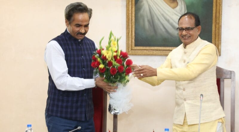 MP's new Chief Secretary Veera Rana started work, farewell to Bains, said - this is just a stop, not the end: Shivraj said - work without pressure, iqbal singh bains, veera rana, New chief secratory of MP, kalluram news