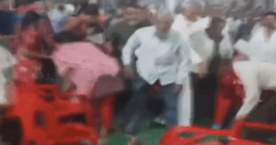 Ruckus in Kailash Vijayvargiya's meeting in Indore, BJP workers clashed with each other; threw chairs at each other