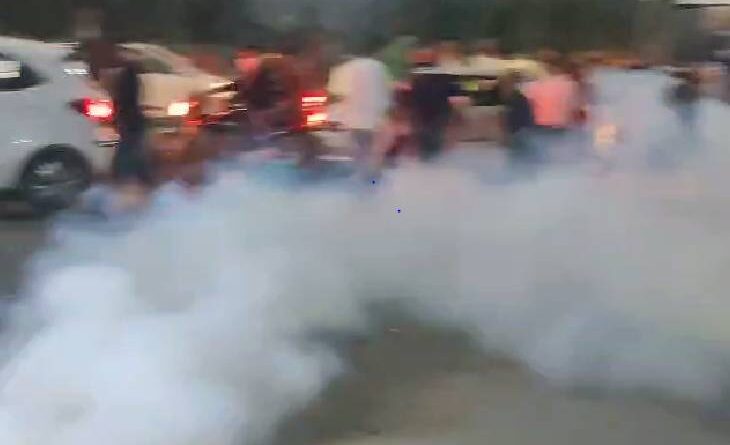 BJP-Congress workers created ruckus at the police station in Indore, police released tear gas shells, indore, kalluram news, mp election 2023, election 2023, jitu patwari