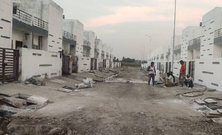 ‘We are stuck after buying a house in PM residence, no possession even after four years’, bhopal, pradhanmantri awas yojna, kalluram news, bhopal nagar nigam nigligency, bhopal nagar nigam, malikhedi project