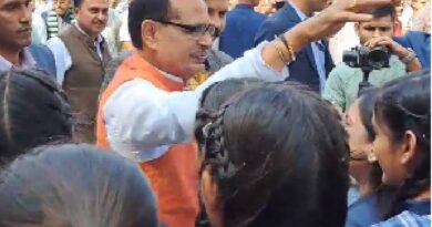 Former CM Shivraj organized Janata Darbar for the first time, woman complained about the arbitrariness of sand mafia in Budhni, bhopal, shivraj singh chouhan, kalluram news, janta darbar