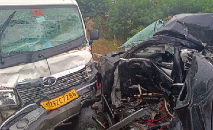 Speeding car hits Magic, 3 killed; The car dragged and reached the other side of the road, accident, chhindwara, 3 dead, kalluram news