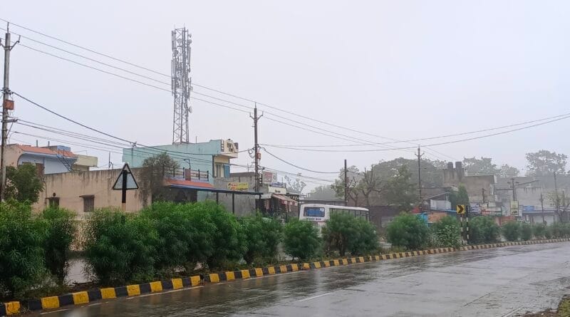 Rain in Indore, Dhar, Barwani, fog and clouds in many cities; Indore-Delhi flight stopped for an hour, weather updates, MP weather updates, today mausam, kalluram news