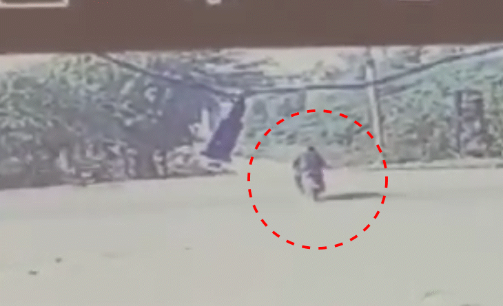 Hit and run in Gwalior, bike rider jumped 50 feet after being hit by a car; death in hospital, gwalior, hit and run, kalluram news, accident