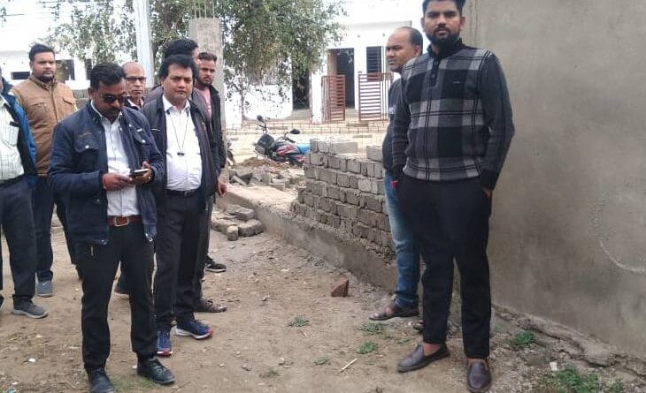 Anti-social elements broke the wall of the colony, people said – these people create ruckus; Councilor gave assurance of alternative route, malikhedi, bhopal, प्रधानमंत्री आवास योजना भोपाल, kalluram news