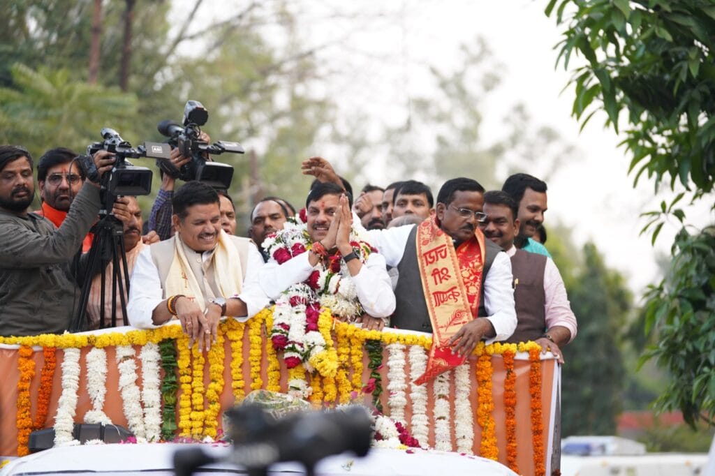 Dr. Mohan Yadav's first road show after becoming CM, about 2 thousand welcome stages in 7 km route, ujjain, kalluram news, mohan yadav, road show of mohan yadav
