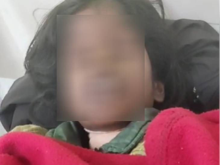 In Bhopal, the father slit the throat of his 8-year-old daughter and threw her in the bushes, thinking she was dead; admitted to hospital, crime, attempt to murder, bhopal, , kalluram news, MP news,