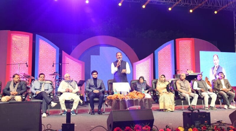 Singer Nikhita Gandhi performed the anointment and worship of Lord Badrinath in “Khurai Mahotsav-24”, sagar, khurai, bina, kalluram news,