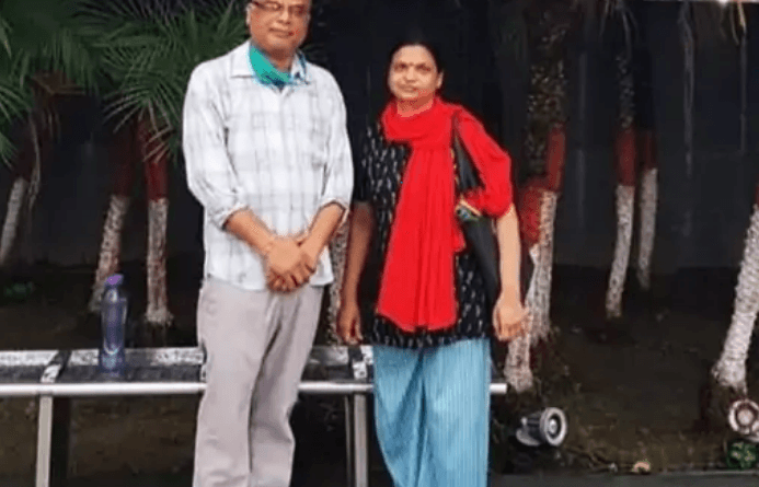 Dead bodies of doctor couple found in their house in Bina, written in suicide note - Troubled by debt, they are committing suicide, Bina, kalluram news, Sagar, doctor couple death, mP news, crime