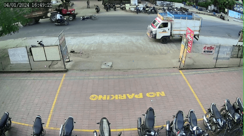 Tractor-trolley runs over two children as they fall from bicycle, condition of one critical, burhanpur, accident, kalluram news, today updates, MP news