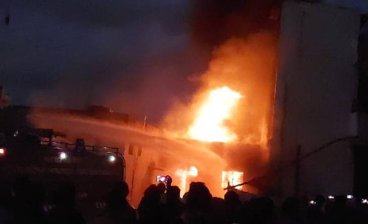 Fire broke out in a battery shop in Chhindwara, brought under control in 2 hours; possibility of short circuit, short cercuit, fire in shop, chhindwara, kalluram news