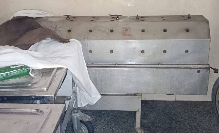 Roti maker is closed in Chhindwara District Hospital for three years, contractor is making roti on gas, chhindwara, district hospital chhindwara, kalluram news