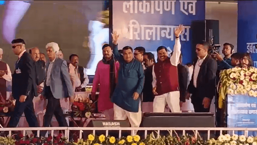 केंद्रीय मंत्री गडकरी का दावा- MP की सड़कें अमेरिका जैसी होंगी, कहा- विकास के लिए मोटर, पावर, ट्रांसपोर्ट और कम्युनिकेशन जरूरी 2 Union Minister Gadkari's claim - MP's roads will be like America, said - Motor, power, transport and communication are necessary for development, jabalpur, bhopal. nitin gadkari, CM Dr. Mohan Yadav, kalluram news, politics, development, MP news