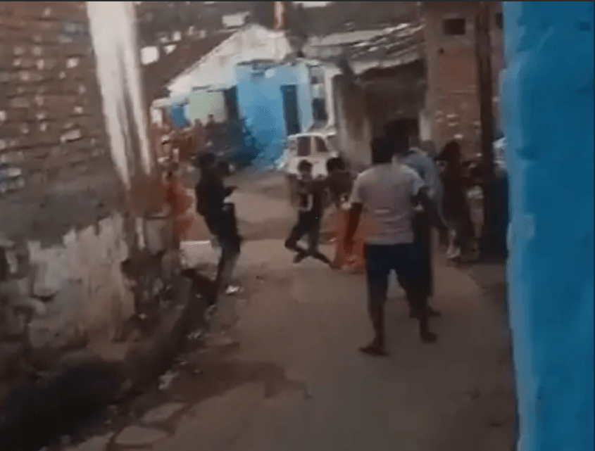 पतंग उड़ाने को लेकर दो भाइयों में चले लात-घूंसे, आरोप- पुलिस ने नहीं सुनी 2 Two brothers kicked and punched each other over kite flying, allegations - police did not listen, jabalpur, kalluram news, दो भाइयों में मारपीट