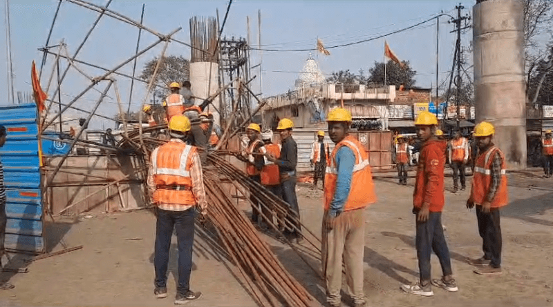 Pillar of flyover under construction fell in Jabalpur, laborer injured, jabalpur, kalluram news, accident