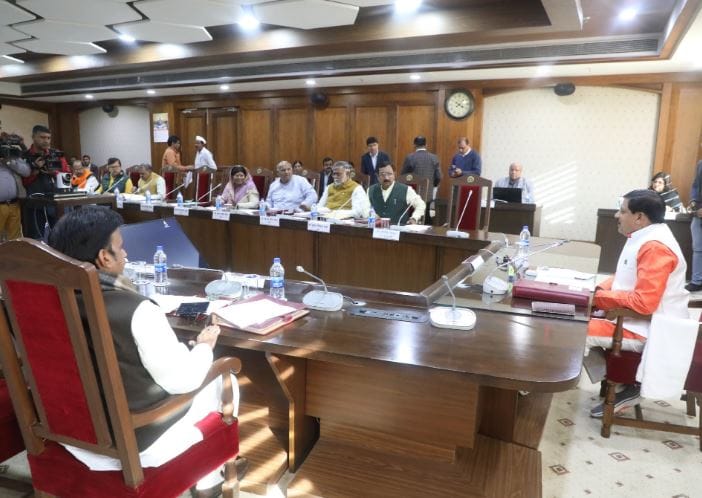 मोहन कैबिनेट का बड़ा फैसला, मेडिकल एजुकेशन और हेल्थ डिपार्टमेंट हुए एक; एक्सपर्ट बोले- परफॉर्मेंस सुधरेगा 1 Big decision of Mohan Cabinet, Medical Education and Health Departments became one; Expert said – performance will improve, Dr. Mohan yadav. kalluram news, Mohan cabinet meeting, Mp updates, today updates
