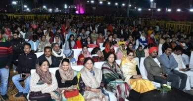 Second day of Khurai Mahotsav: Singer Tulsi Kumar sang 'Ram Aayenge...', khurai mahotsav, kalluram news, khurai, bina, sagar,